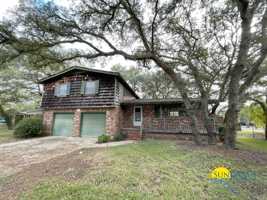 featured image of 600 Merioneth Dr Ne