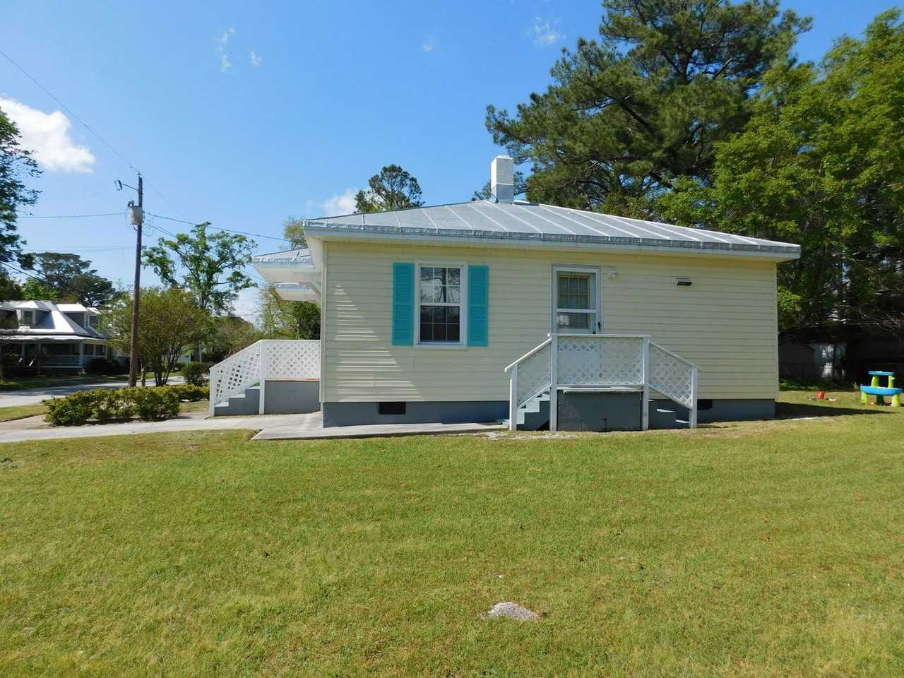 712B N B St - Photo 3 of 17