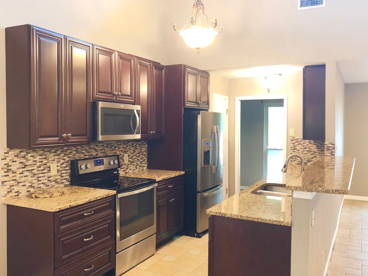 4910 Babson St - Photo 5 of 18