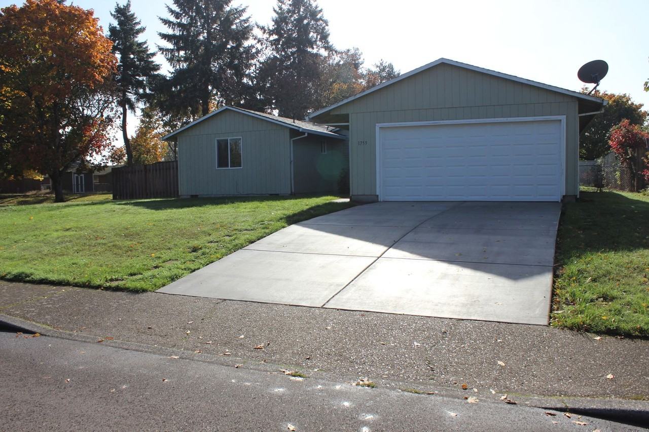 1753 Ne 17th Ave - Photo 2 of 20