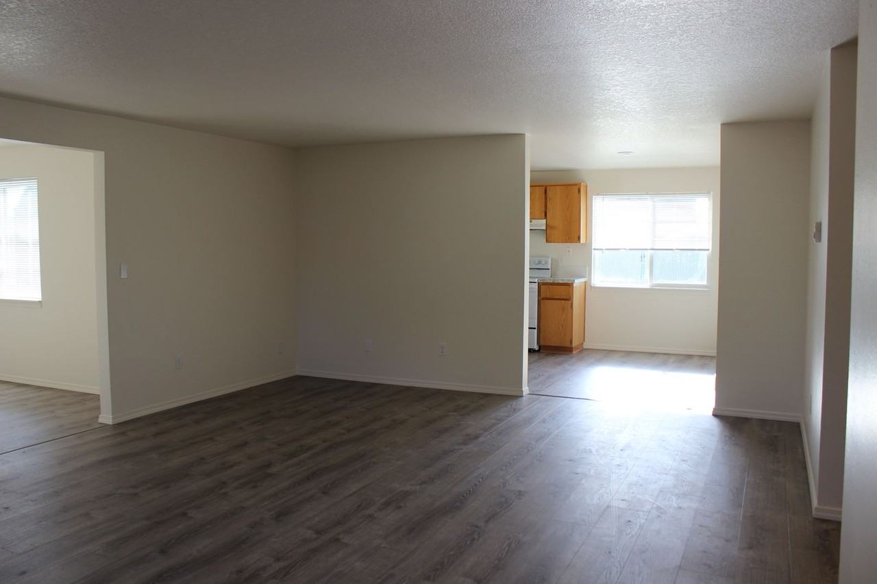 1753 Ne 17th Ave - Photo 6 of 20