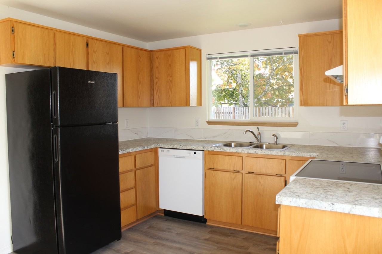 1753 Ne 17th Ave - Photo 7 of 20