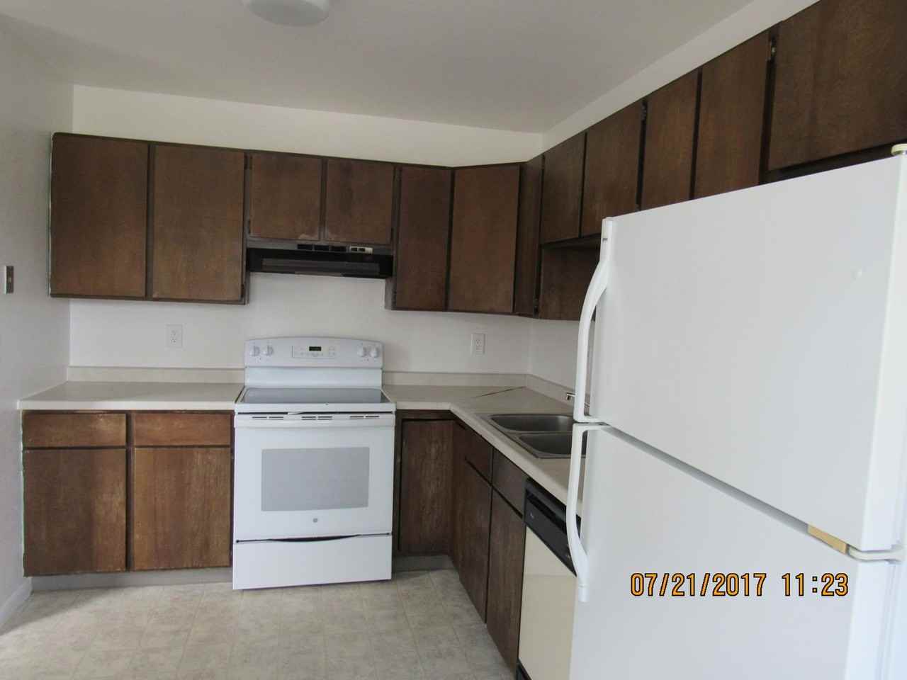 688 Clarkson Ave - Photo 5 of 9