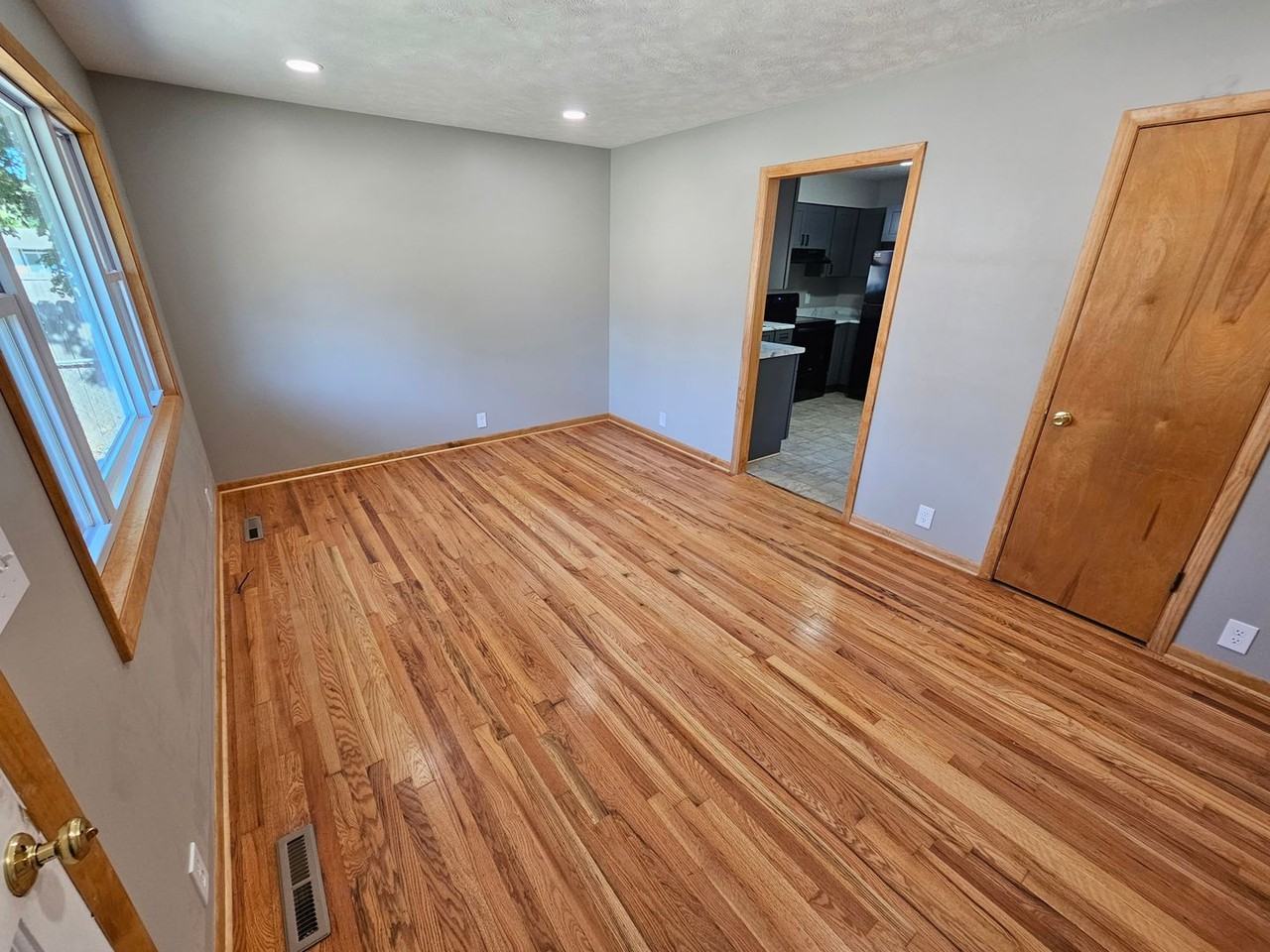 1357 Fogarty Dr - Photo 3 of 22