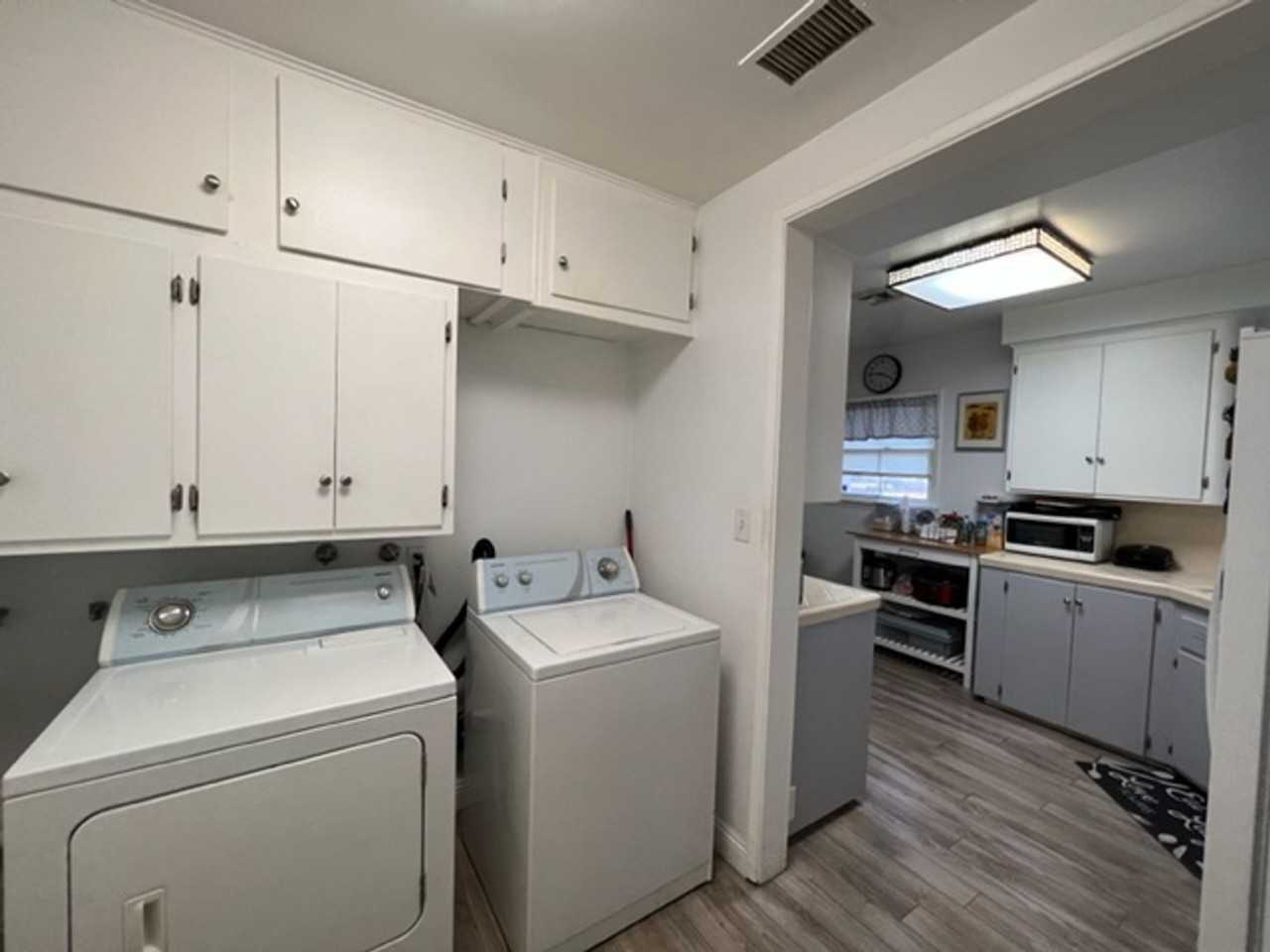 5172 Wroxton Drive - Photo 4 of 39