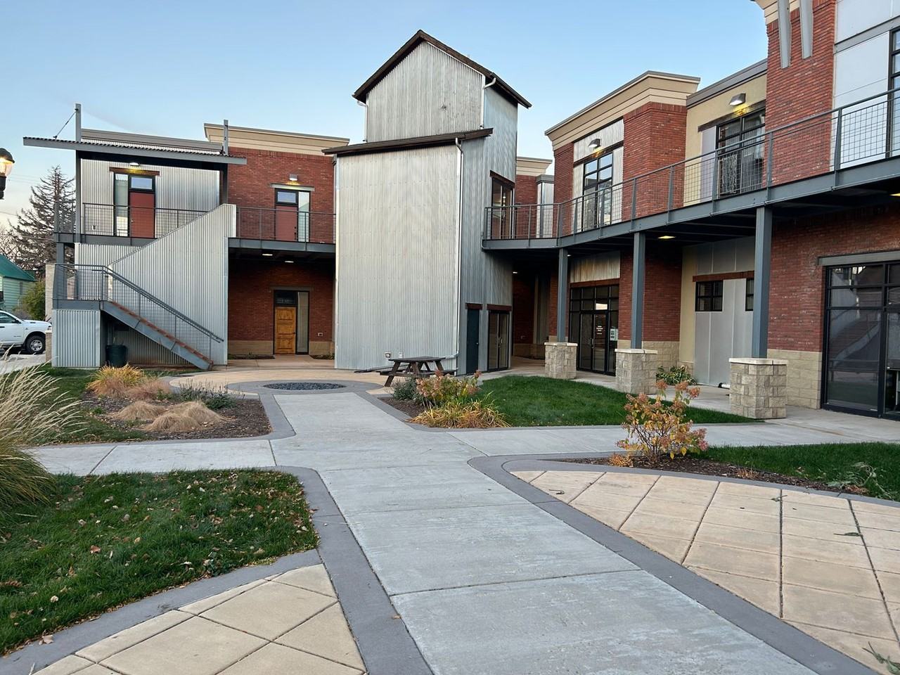 115 115 East Gallatin Ave C202 - Manhattan Studio - Photo 2 of 15