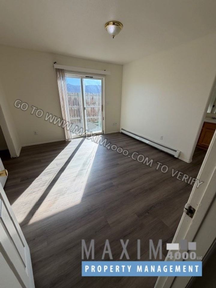 483 David Court - Photo 3 of 15