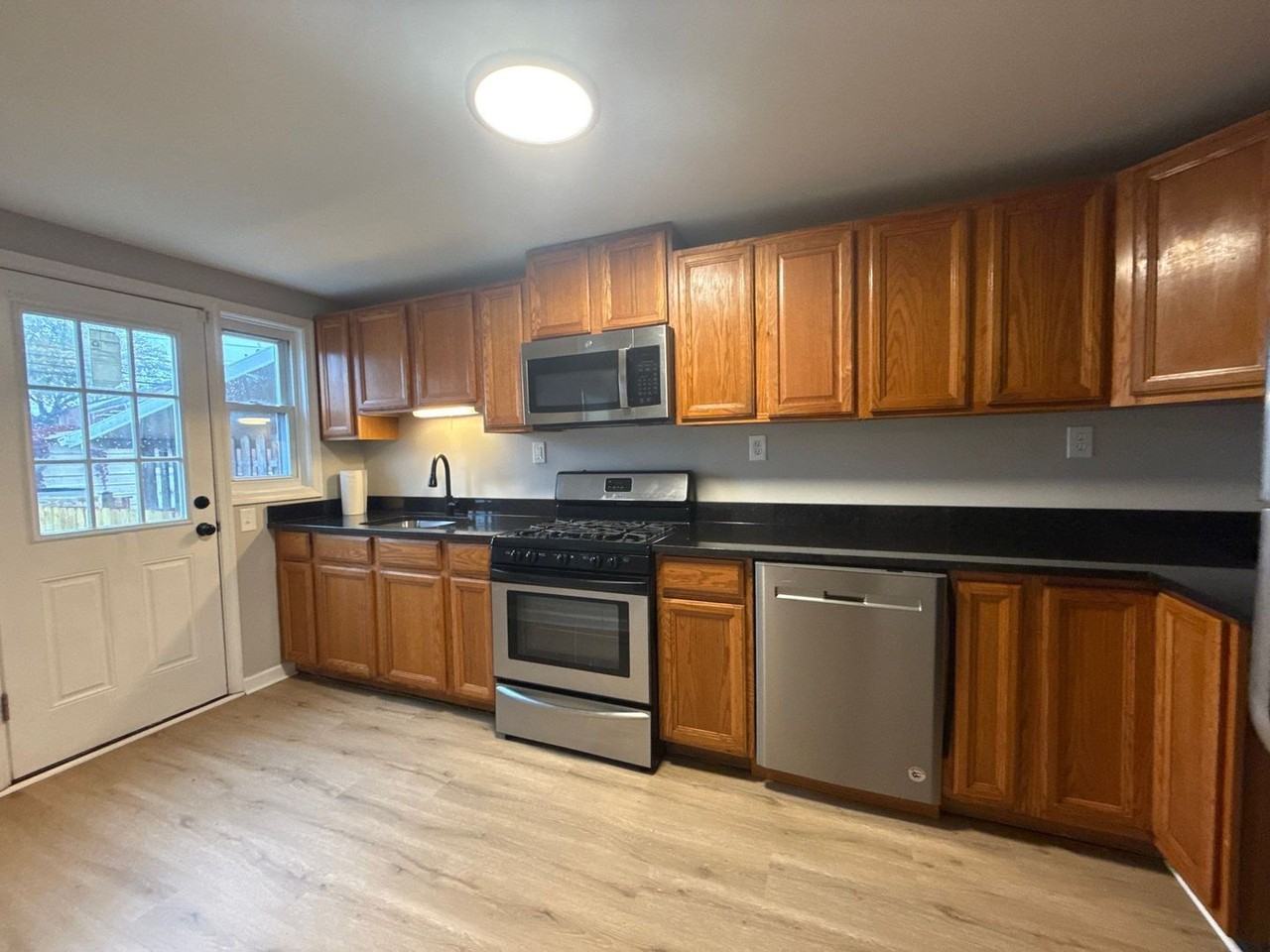 1037 Bayner Rd - Photo 6 of 15