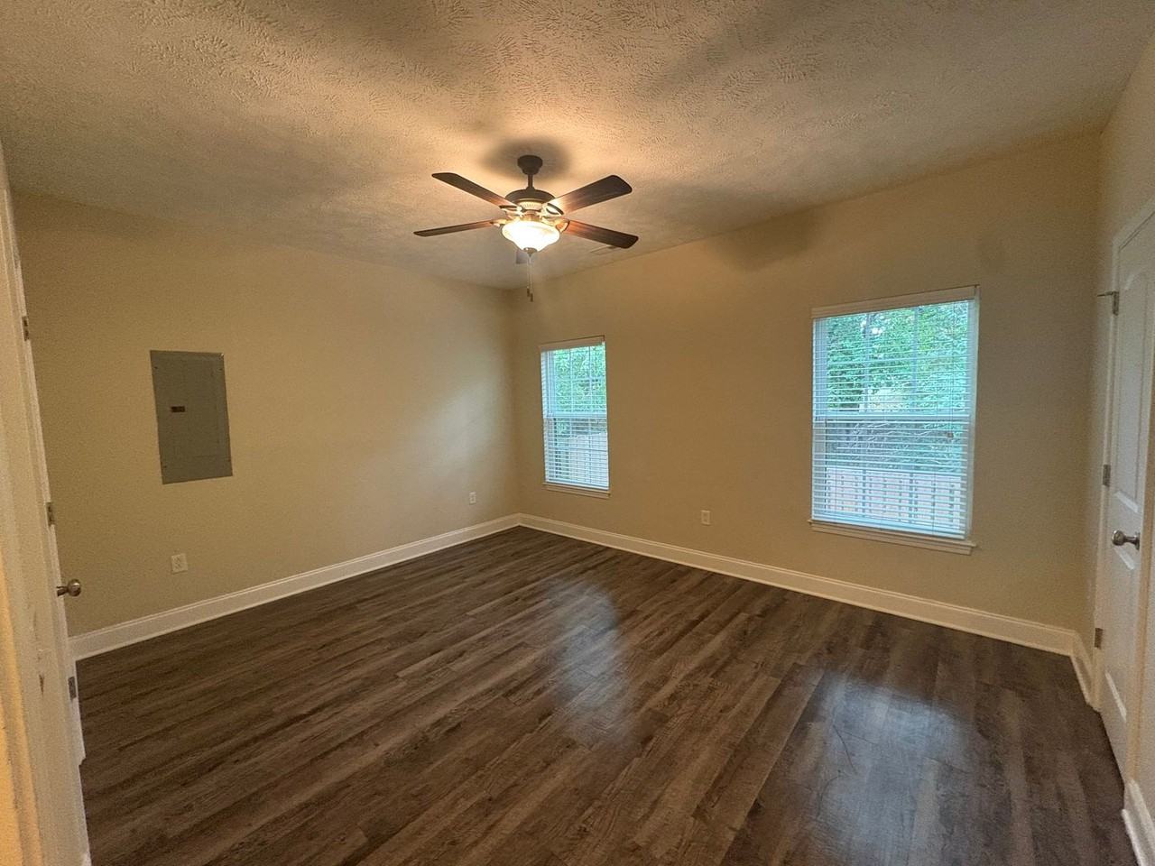 1517 Kenton Street - Photo 3 of 11