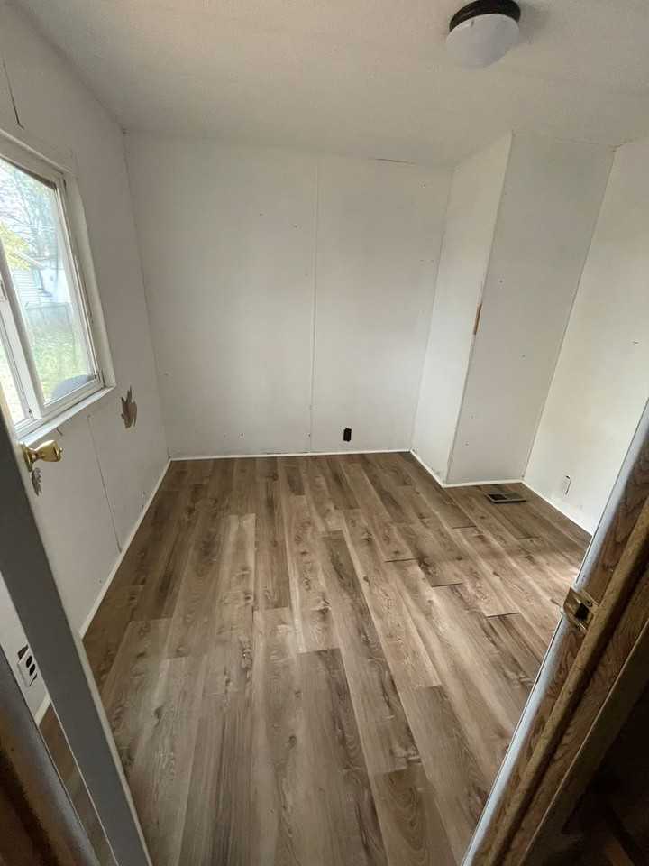 490 490 N Wilson Dr - Photo 5 of 8