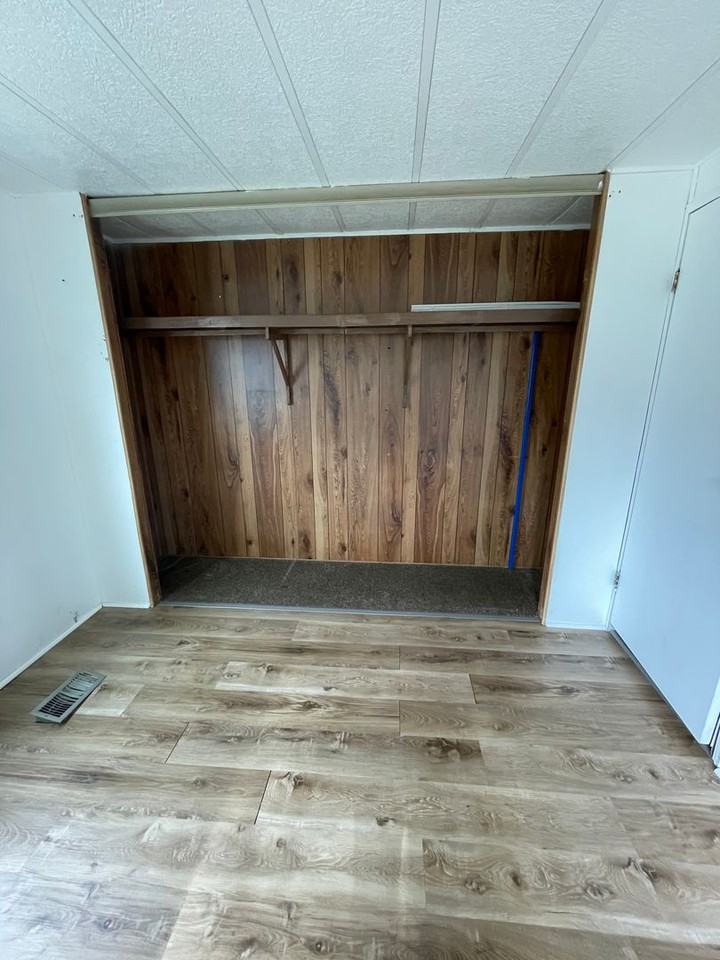 490 490 N Wilson Dr - Photo 6 of 8