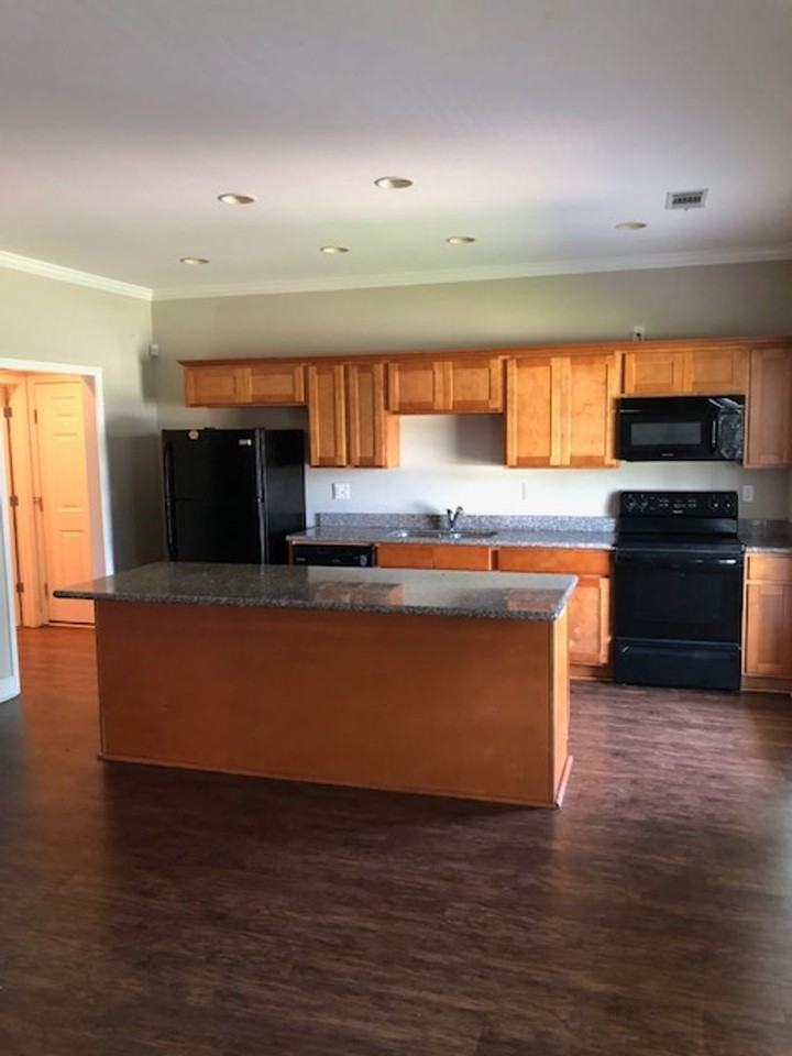 2203 Forest Lake Dr - Photo 3 of 13