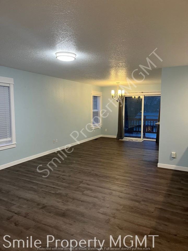 7863 Se Raymond St - Photo 4 of 10