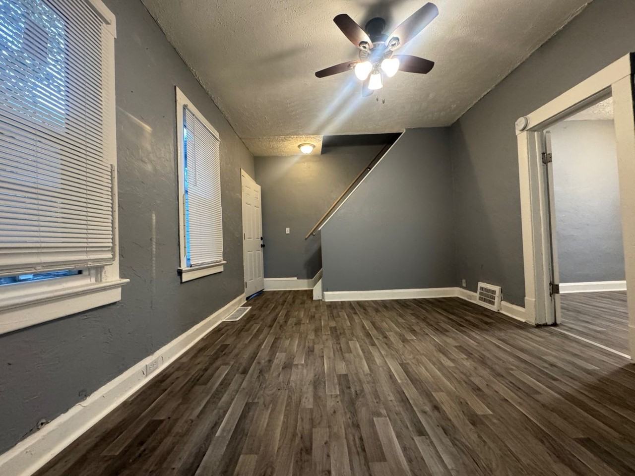 6107 Fullerton Ave - Photo 3 of 21