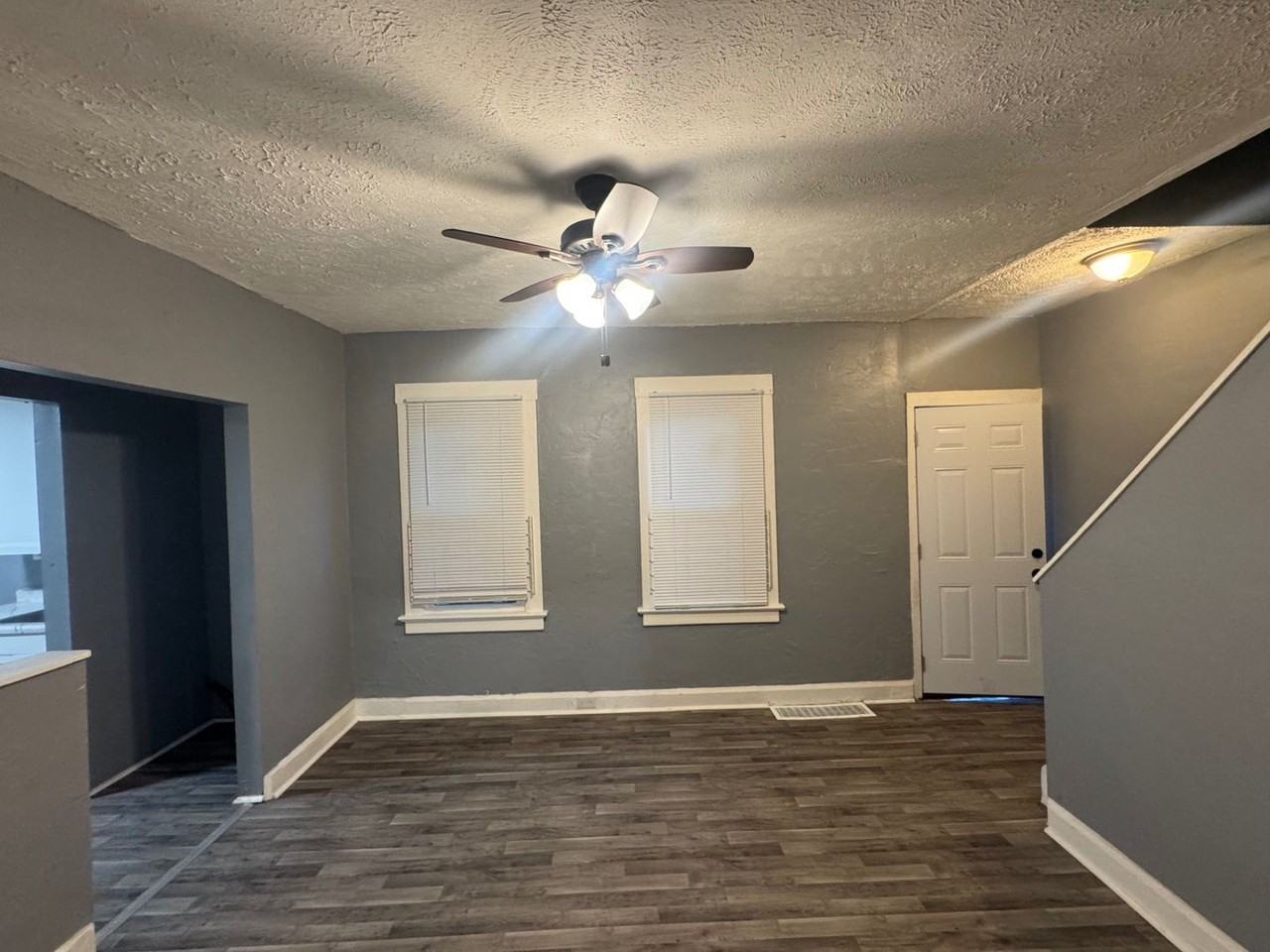 6107 Fullerton Ave - Photo 5 of 21