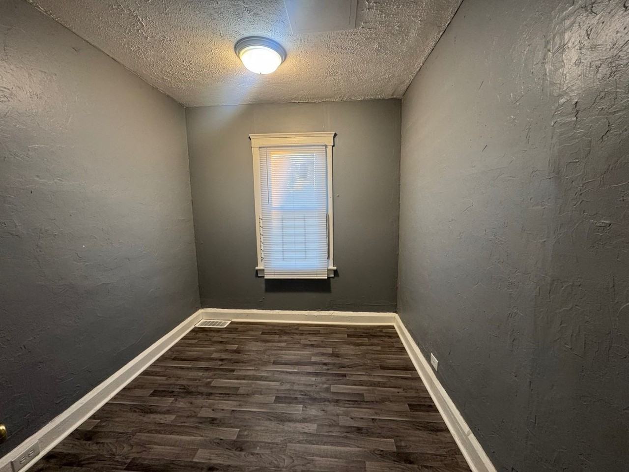 6107 Fullerton Ave - Photo 6 of 21