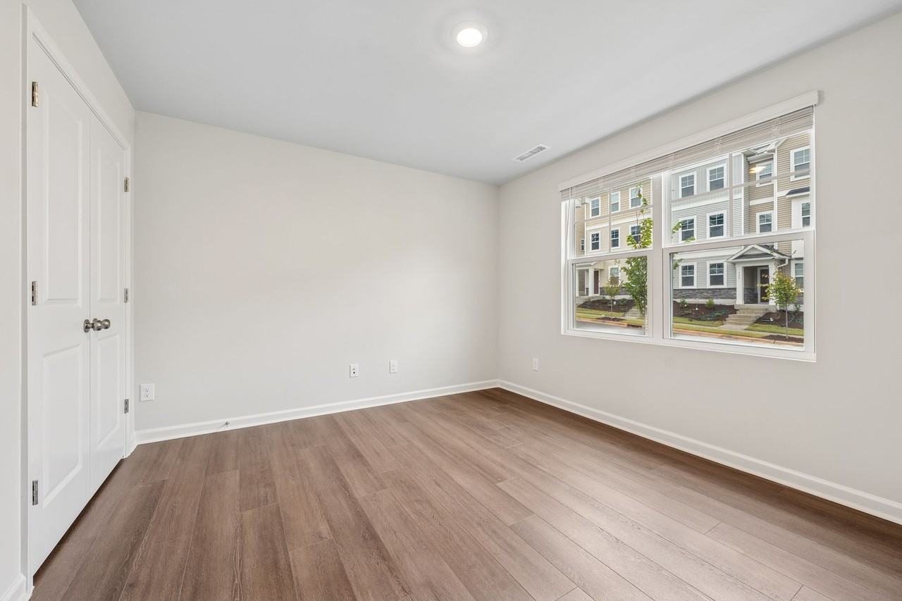 4009 Silver Oak Ln - Photo 3 of 22