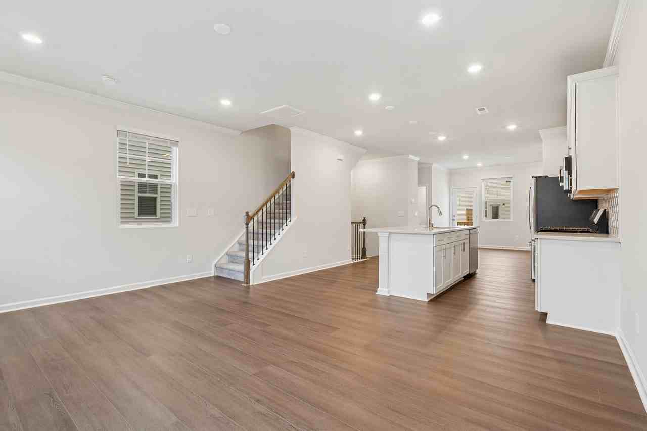 4009 Silver Oak Ln - Photo 5 of 22