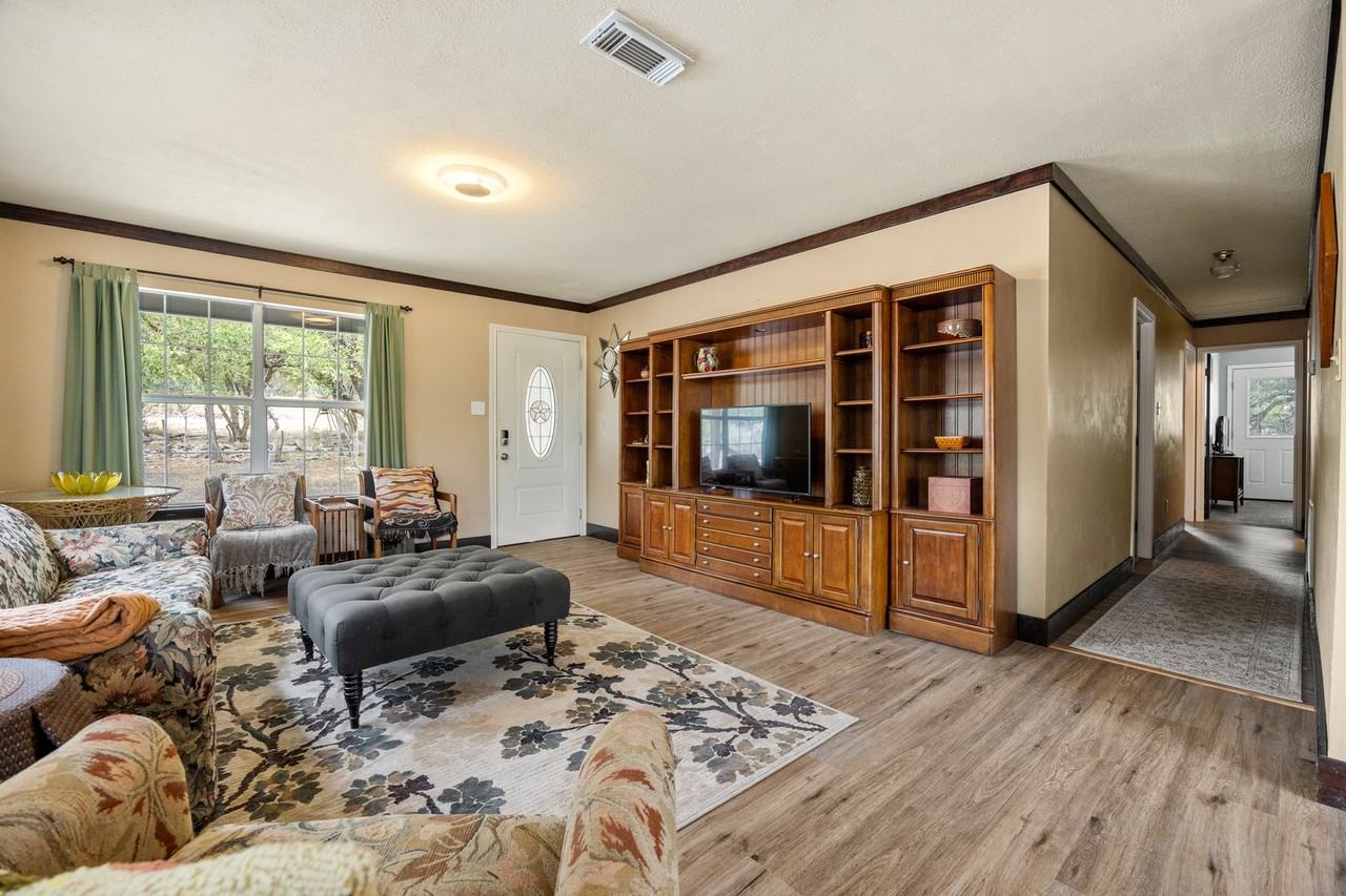 287 Eden Ranch Dr - Photo 3 of 24