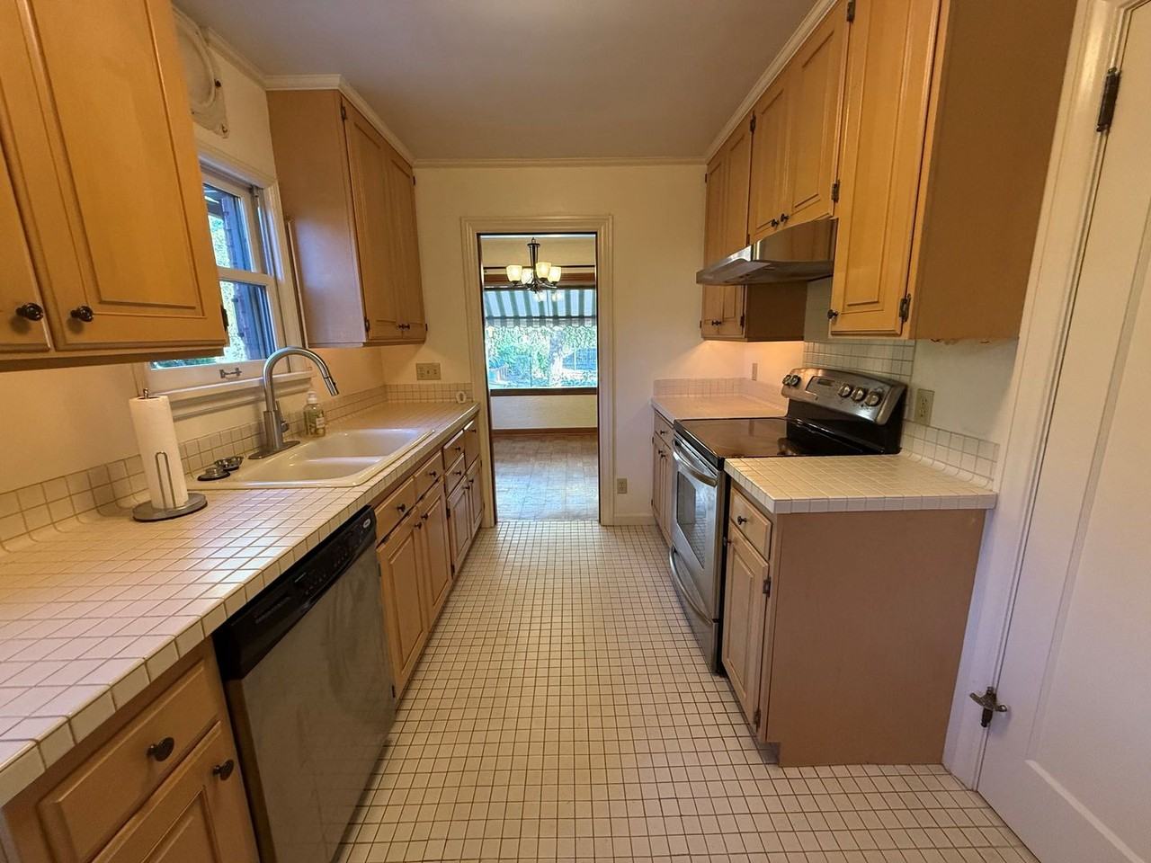 8 Harrison St - Photo 4 of 18