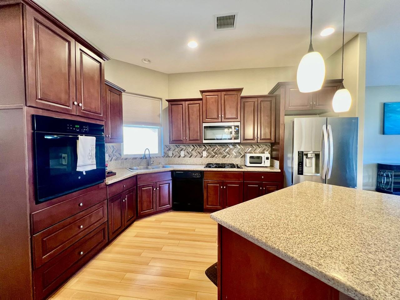 72400 Cactus Drive - Photo 2 of 35