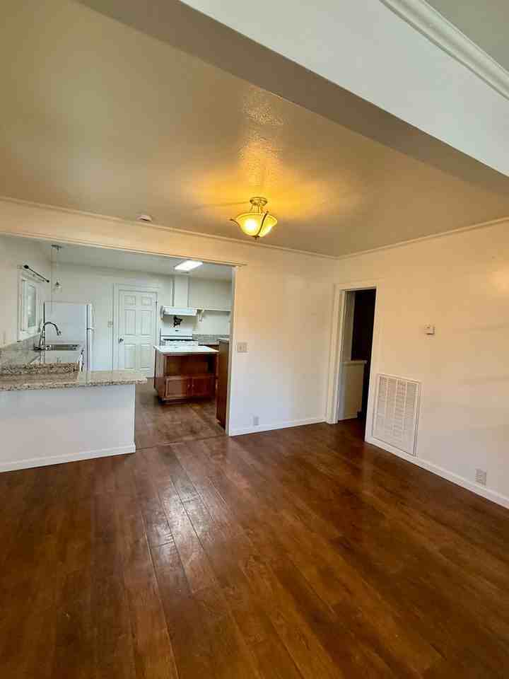 1570 Nord Ave - Photo 6 of 30