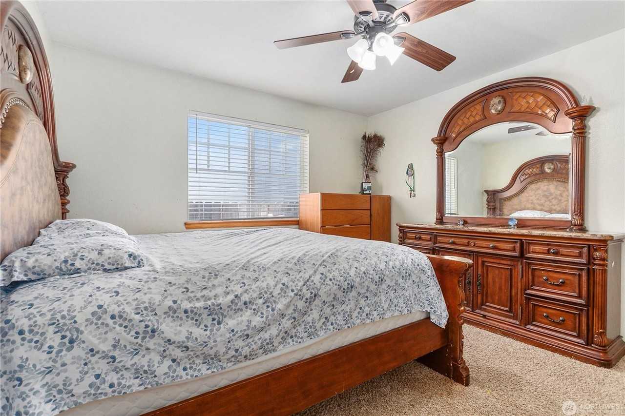 1339 Spruce Street - Photo 5 of 25