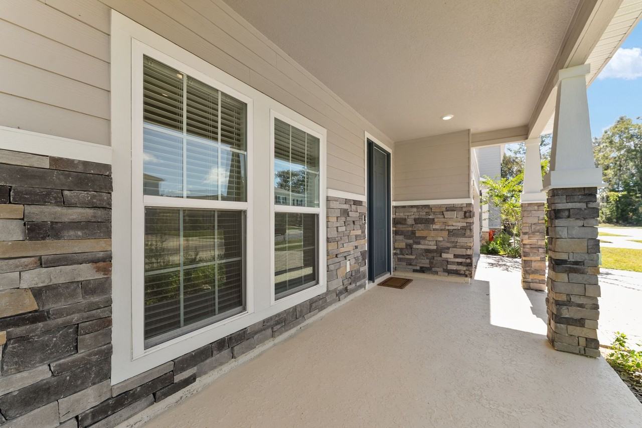 1386 Nw 132nd Cir - Photo 3 of 50