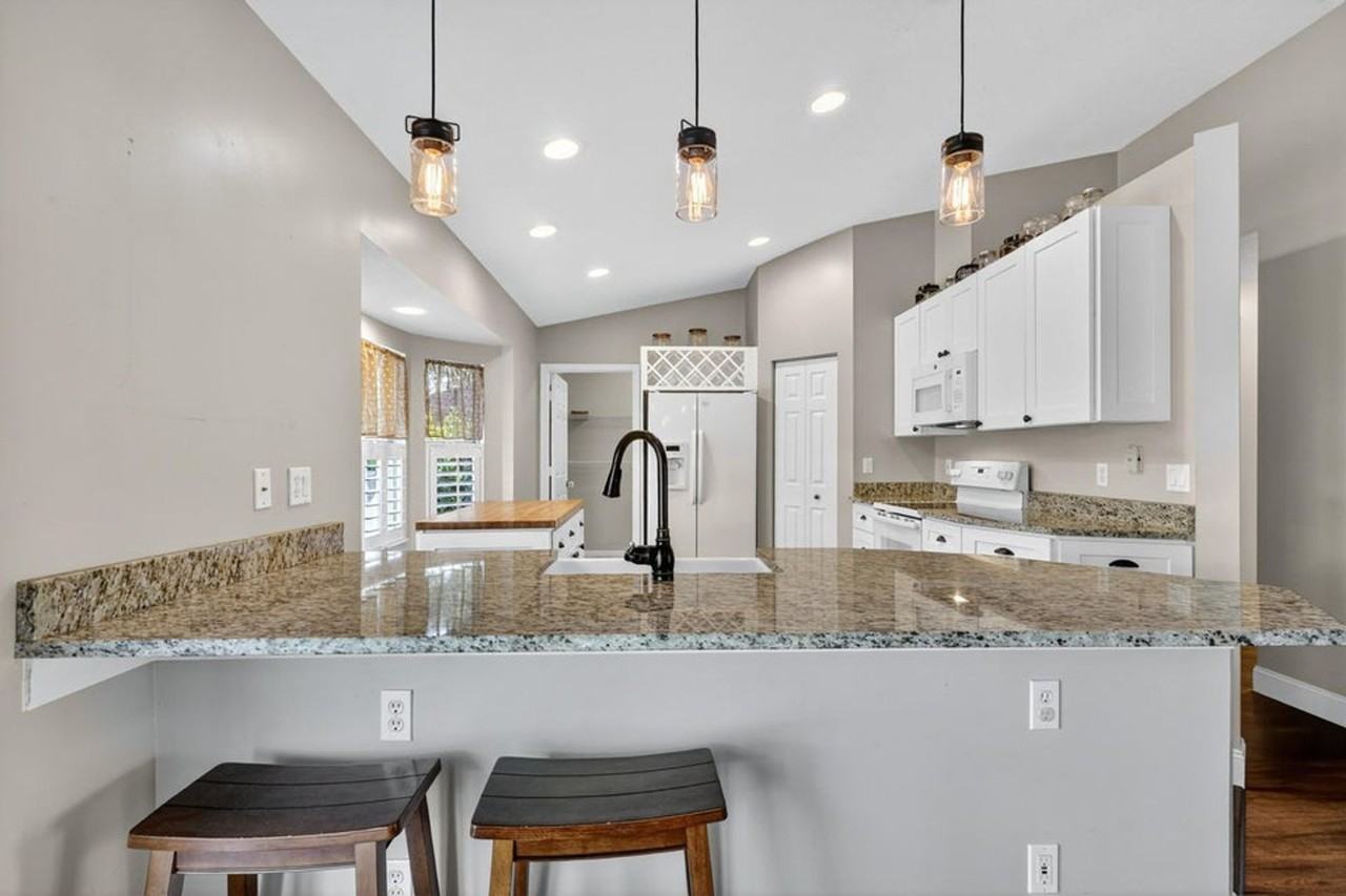 151 Monterey Way - Photo 6 of 30