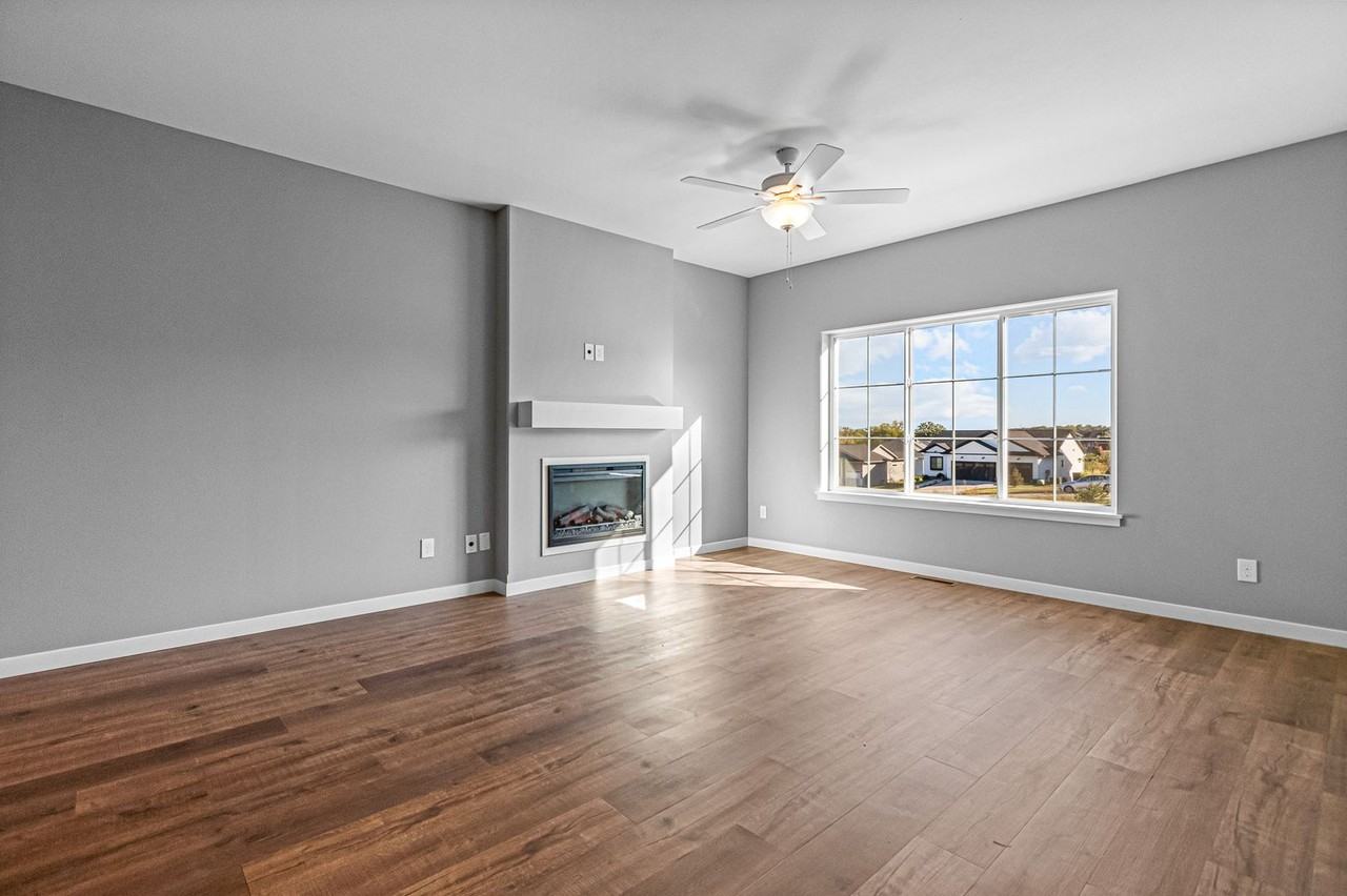 639 Catherine Drive - Photo 4 of 37