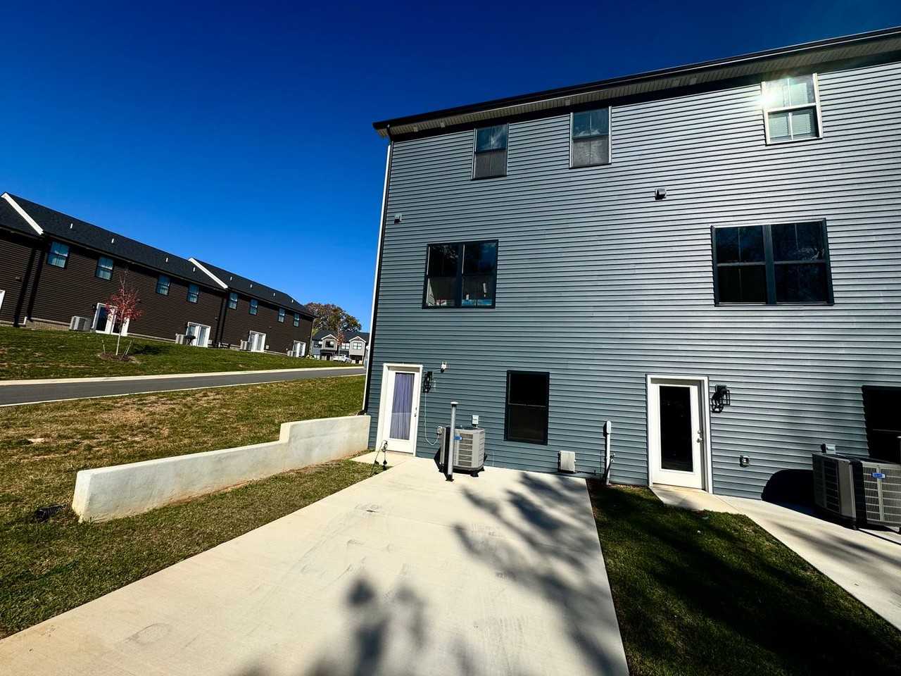 46 Pelt Ln - Photo 2 of 14