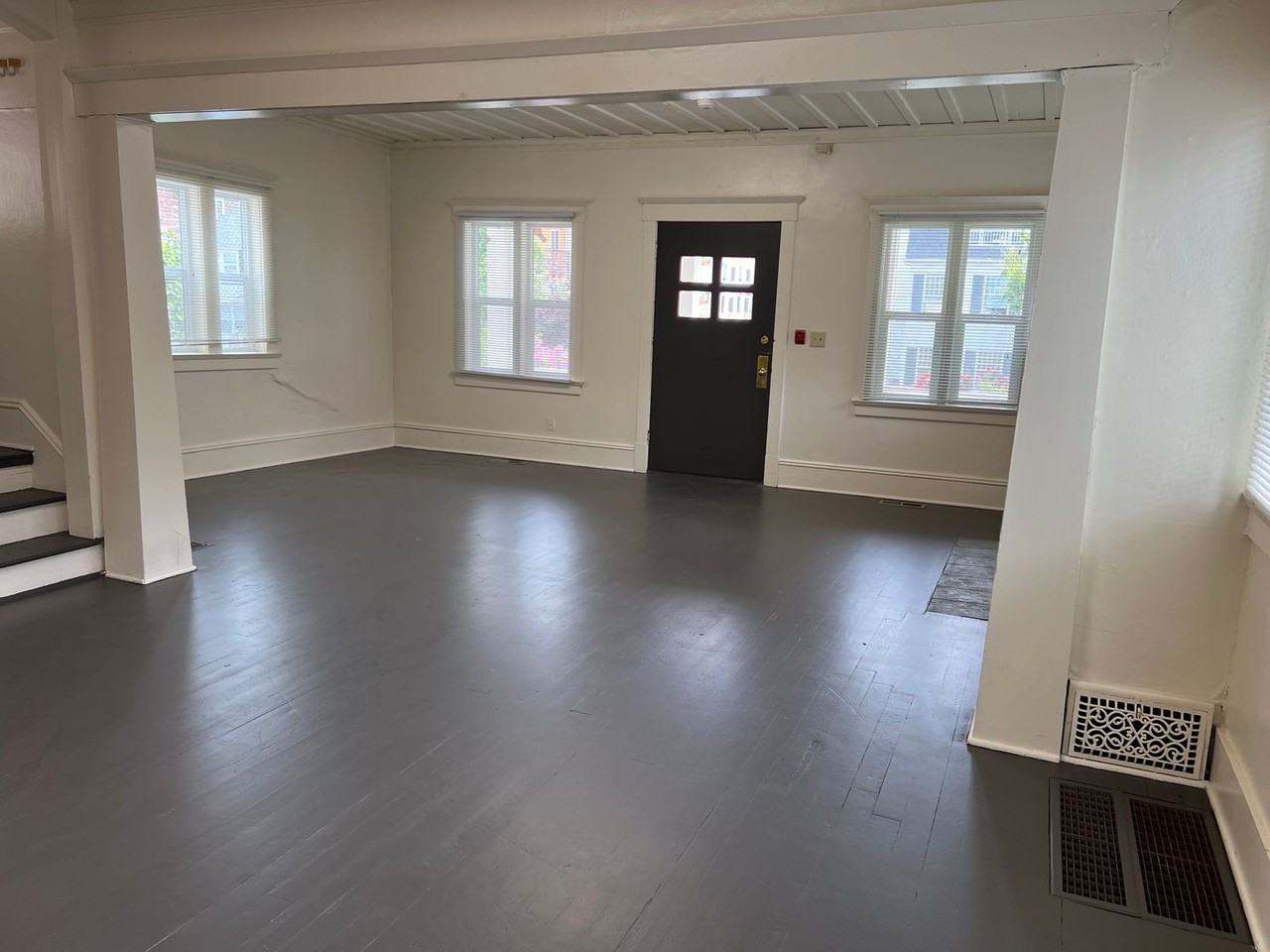 4533 19th Ave Ne - Photo 3 of 17