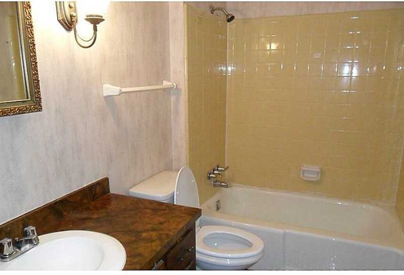 4829 Woodhurst Way - Photo 4 of 10