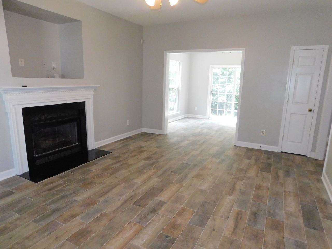 7916 Pebbleridge Dr - Photo 3 of 18