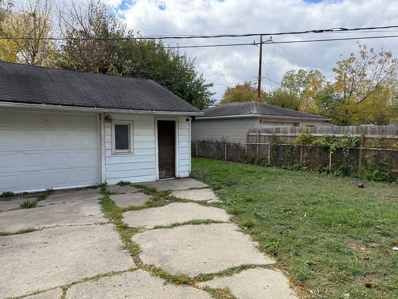 14658 Agnes Avenue - Photo 2 of 9