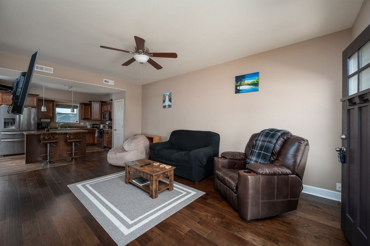 3754 Willow Creek Road - Photo 5 of 27