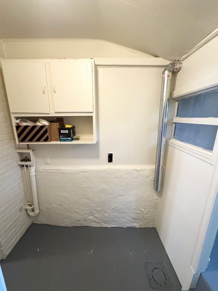 736 E Marion St - Photo 7 of 18