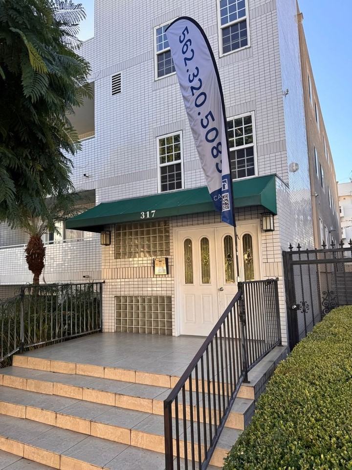 317 S Hamel Rd - Photo 4 of 11