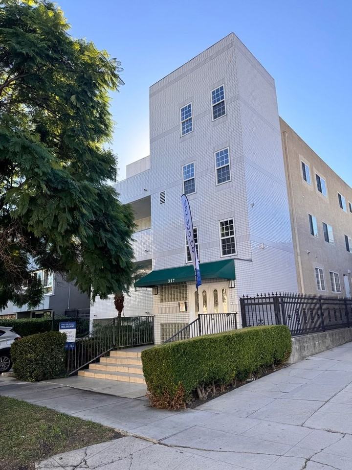 317 S Hamel Rd - Photo 5 of 11