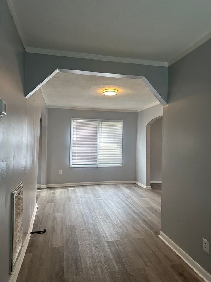 2864 E 10th Ave - Photo 6 of 10