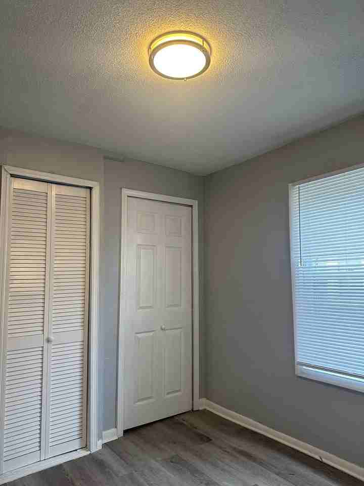 2864 E 10th Ave - Photo 7 of 10