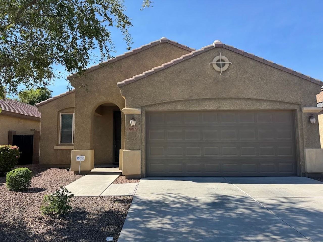 8018 S 70th Ln - Photo 2 of 24