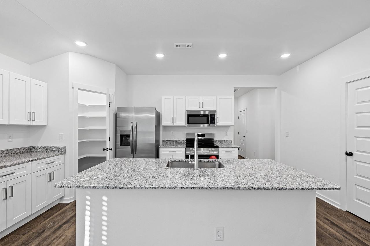 1208 Southwest 2nd Avenue - Photo 2 of 8