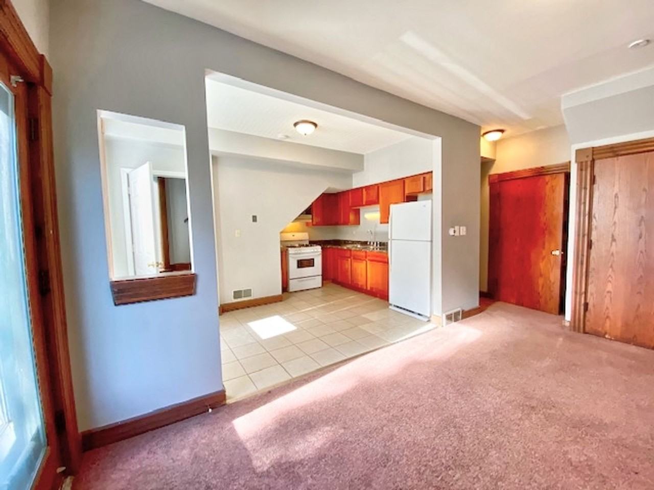 2925 North Maryland Avenue - Photo 3 of 22