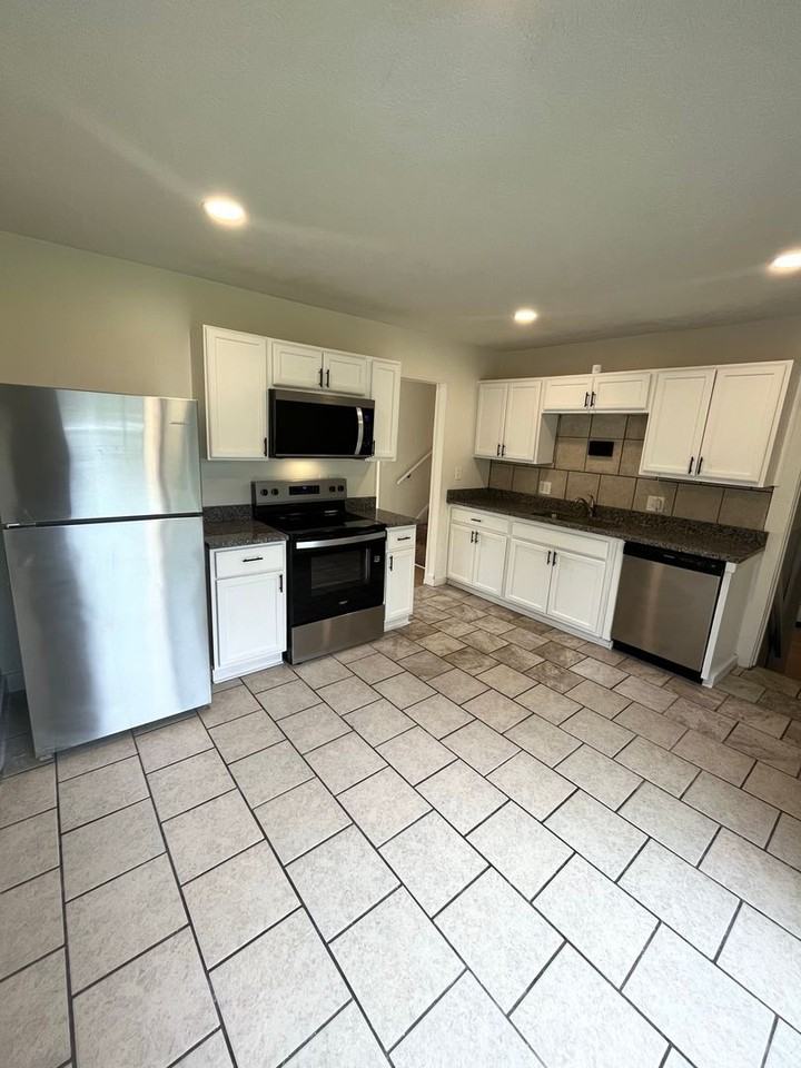 1921 Dunning Rd - Photo 3 of 22