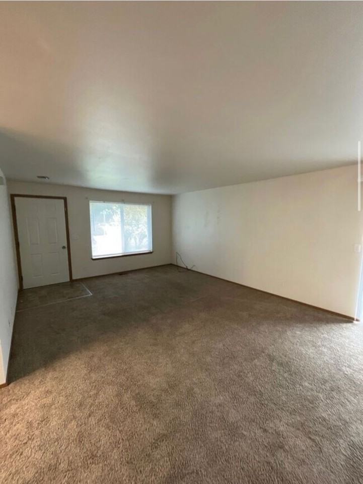 1910 East Park Lane - Photo 3 of 10