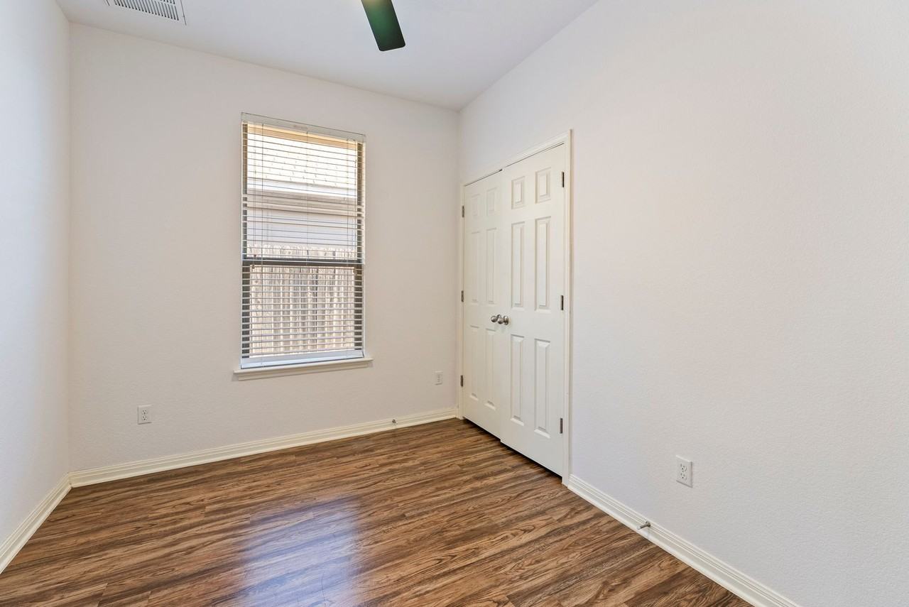 4601 4601 Best Way Ln - Photo 7 of 14