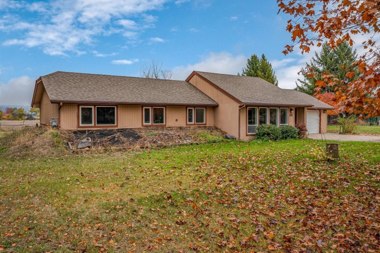 2913 West Fisher Avenue - Photo 2 of 20