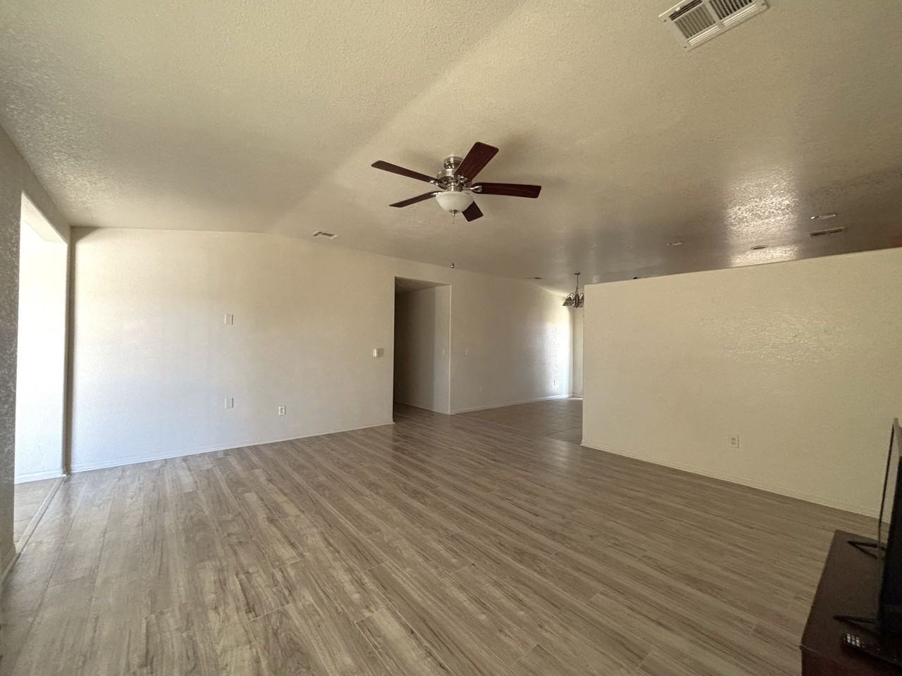 21540 Ives Dr - Photo 2 of 19