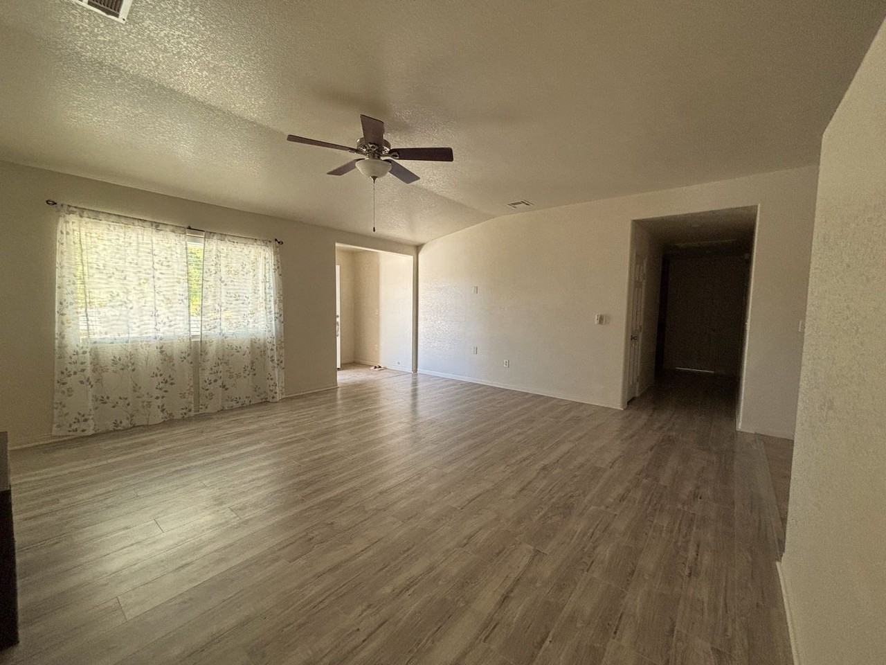 21540 Ives Dr - Photo 3 of 19